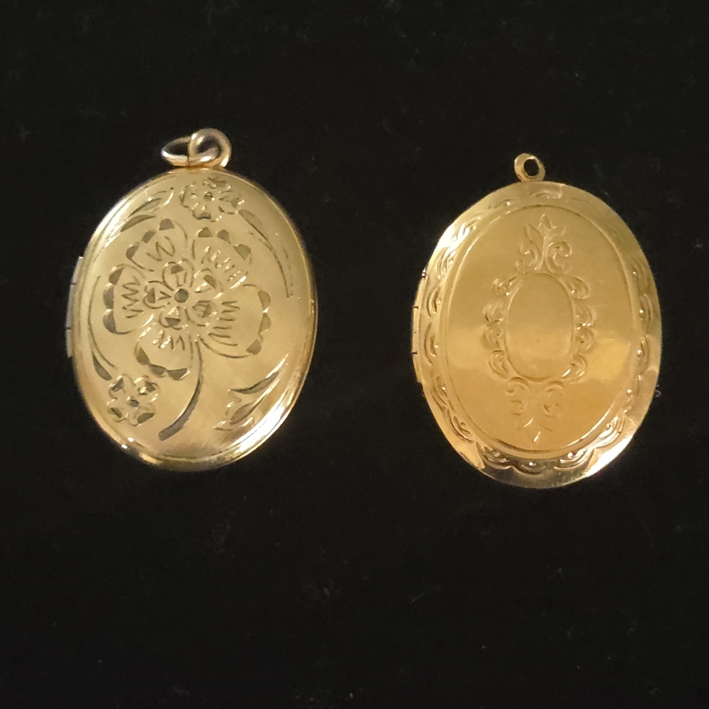 Vintage Floral Oval Locket Pendant Gold Tone Photo Keepsake Necklace Charm